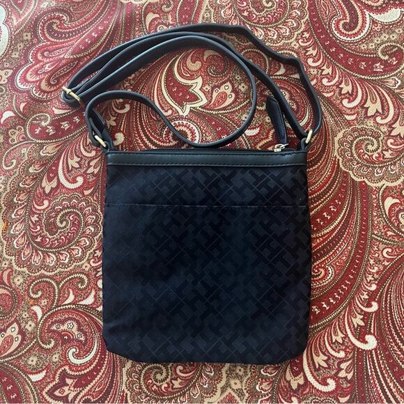 Tommy Hilfigure Black Small Crossbody Gold Hardware Vegan Leather Bag - Picture 2 of 9